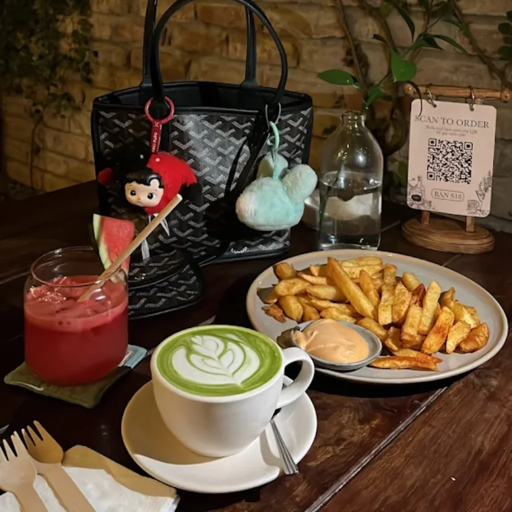 Seasonal Specials - Lychee tea and pandan latte